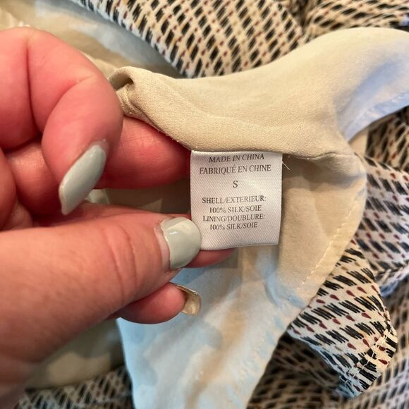 Theory Silk Print Drape Back Tie Front Sleeveless Blouse sz S EUC - Picture 6 of 7